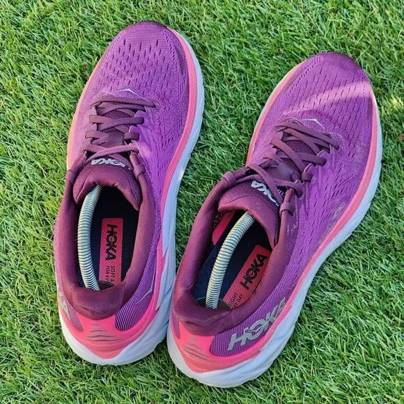 HOKA CLIFTON 8 - Womens Athletic Shoes - SIZE 10.5B ***Look At Pictures***
