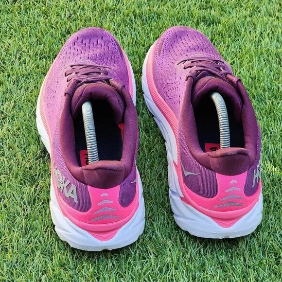 HOKA CLIFTON 8 - Womens Athletic Shoes - SIZE 10.5B ***Look At Pictures***