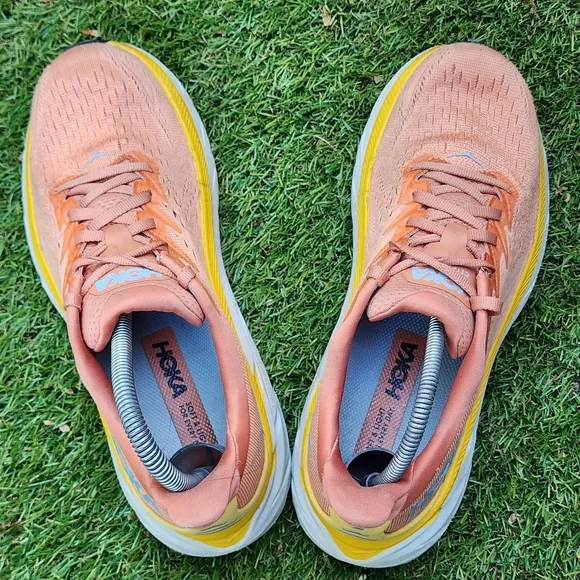 HOKA CLIFTON 8 - Womens Athletic Shoes - SIZE 8.5B