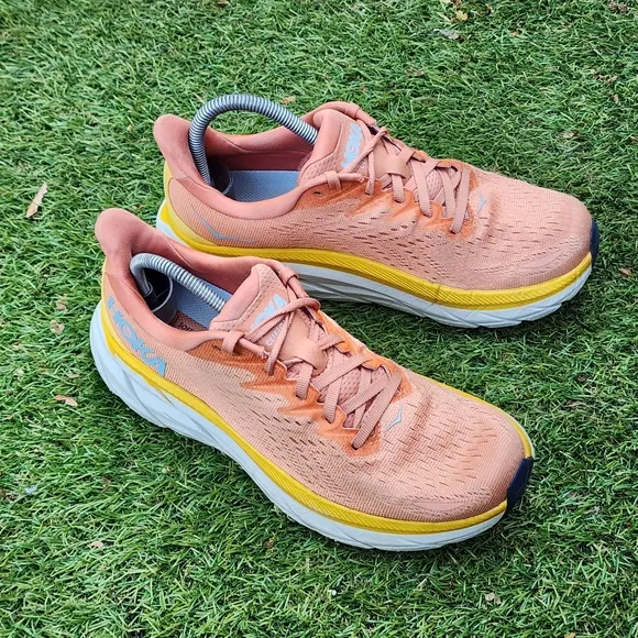 HOKA CLIFTON 8 - Womens Athletic Shoes - SIZE 8.5B