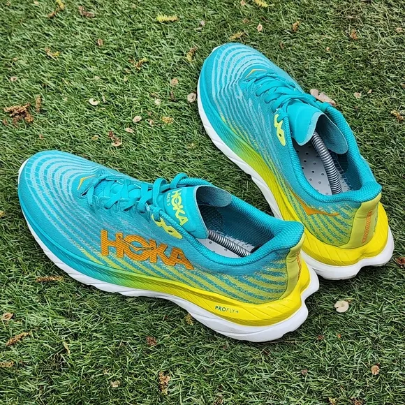 HOKA MACH 5 - Mens Athletic Shoes - SIZE 9.D *** no Insoles ***