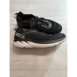 Hoka men's black Clifton 5 athletic shoes size 12