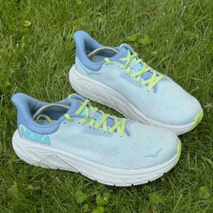 HOKA ONE ONE ARAHI 7 WIDE - Women’s Running Shoes - SIZE 8.5D