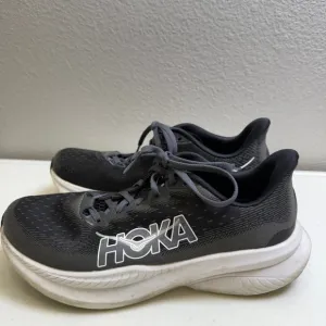 Hoka One One Womens Size 10 Black/White 1147810 Mach 6 Running Shoes