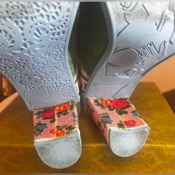 Hot Chocolate Design Kitsch Lover Floral Green Mary Jane Heels
