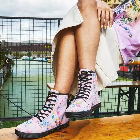 💖HP💖 NEW Dr Martens Sheridan Women’s Confetti Suede Casual Boots Size 7