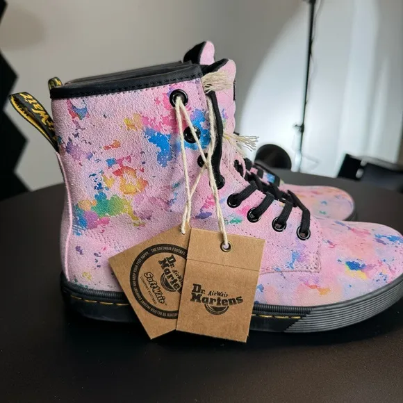 💖HP💖 NEW Dr Martens Sheridan Women’s Confetti Suede Casual Boots Size 7