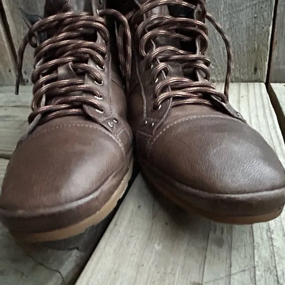 Hugo Boss Leather Lace-Up Boots size 43 Made in Italy Designer