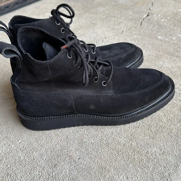 Hugo Boss mens 9 black suede casual combat style boots EUC