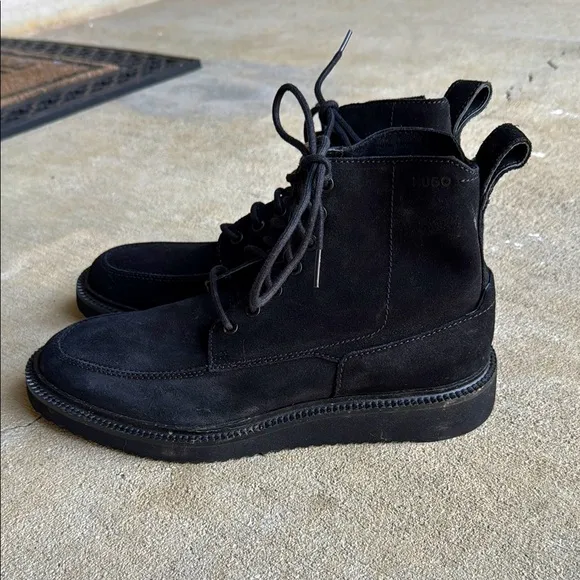 Hugo Boss mens 9 black suede casual combat style boots EUC
