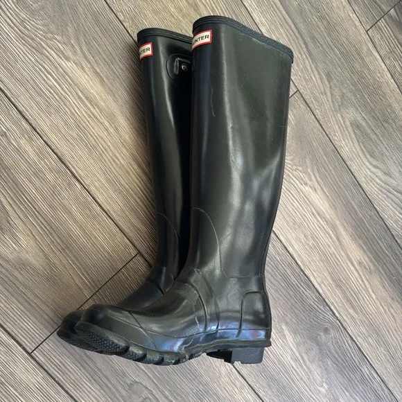 Hunter Black Tall Rain Boots size 8