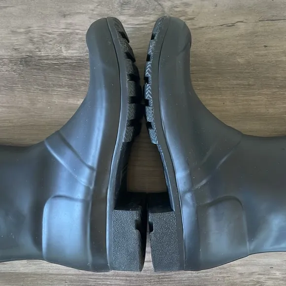 Hunter BOOTS &amp; SOCKS, Tall Black Rain Boots Size 6 &amp; Gray &amp; Cream Hunter Socks