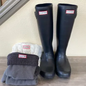 Hunter BOOTS &amp; SOCKS, Tall Black Rain Boots Size 6 &amp; Gray &amp; Cream Hunter Socks