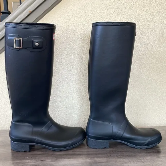 Hunter BOOTS &amp; SOCKS, Tall Black Rain Boots Size 6 &amp; Gray &amp; Cream Hunter Socks