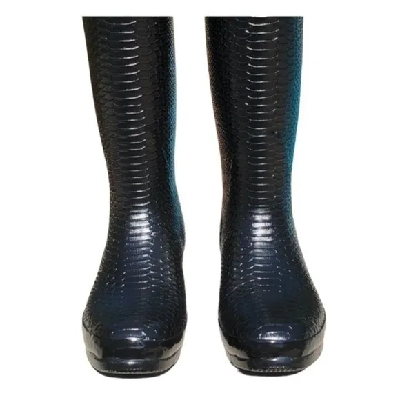 Hunter limited edition RARE carnaby boa snakeskin embossed textured tall boots