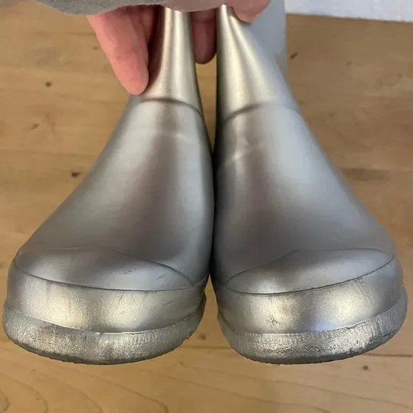 Hunter Silver Metallic Youth Tall Rain Boots Like New! 4 Youth