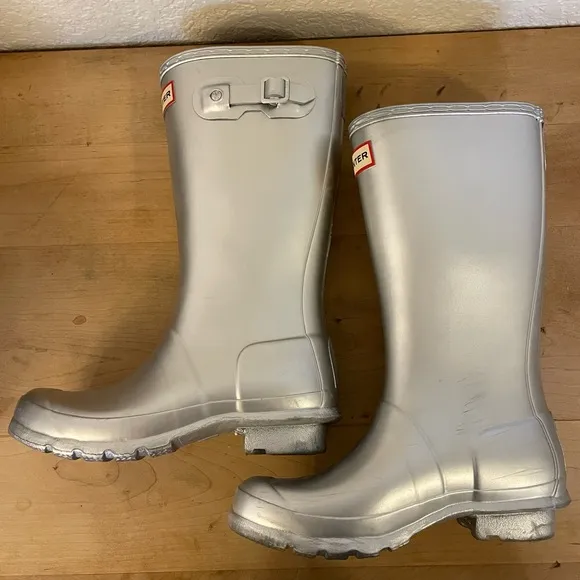 Hunter Silver Metallic Youth Tall Rain Boots Like New! 4 Youth