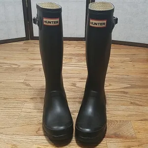 Hunter tall black boots women's sz 4