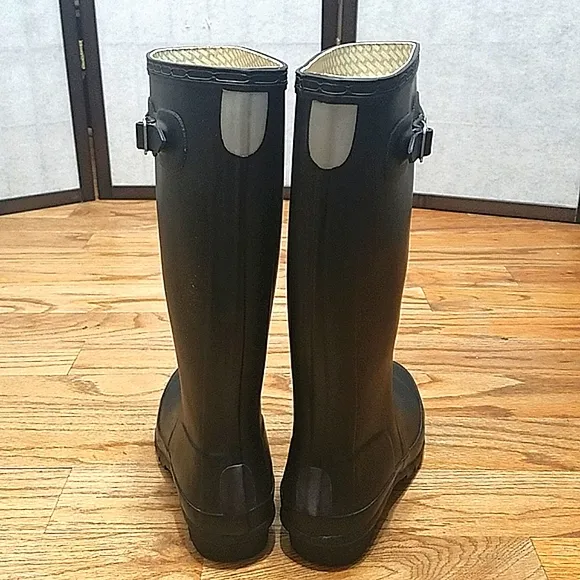 Hunter tall black boots women's sz 4