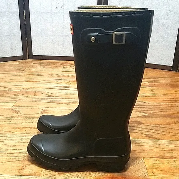 Hunter tall black boots women's sz 4