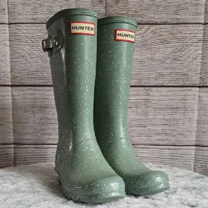 Hunter Tall Light Green Rain Boots, Girls Size 4 or Boys Size 3, Great Condition