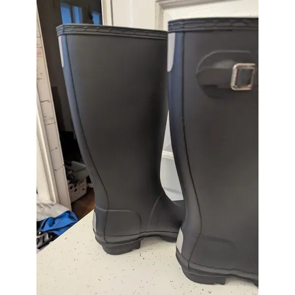 HUNTER TALL RAIN BOOTS GIRLS SZ 5 Black