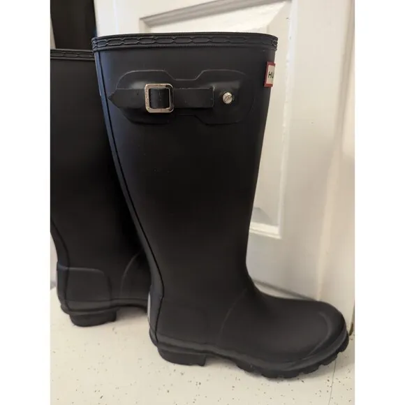 HUNTER TALL RAIN BOOTS GIRLS SZ 5 Black