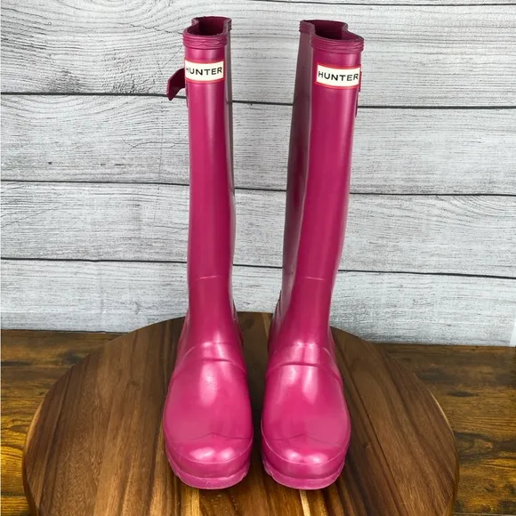Hunter Women's Original Tall Gloss Rain Boots Magenta Pink Shoe Size 6