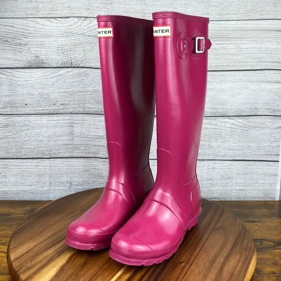 Hunter Women's Original Tall Gloss Rain Boots Magenta Pink Shoe Size 6