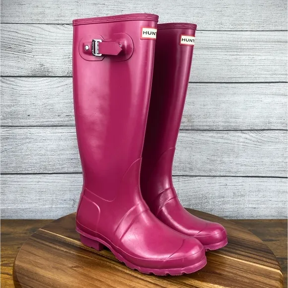 Hunter Women's Original Tall Gloss Rain Boots Magenta Pink Shoe Size 6
