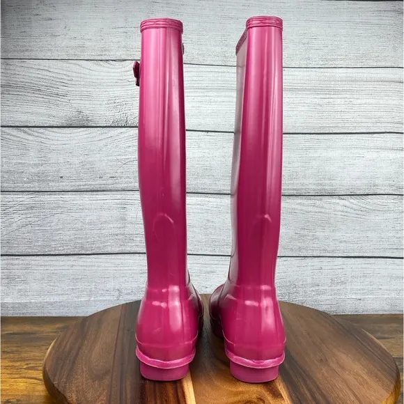 Hunter Women's Original Tall Gloss Rain Boots Magenta Pink Shoe Size 6