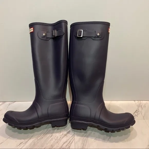 Hunter Women’s Original Tall Purple Rain Boots 6