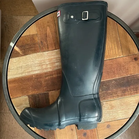 Hunter Women's Original Tall Rain Boots - Navy Blue Size 7