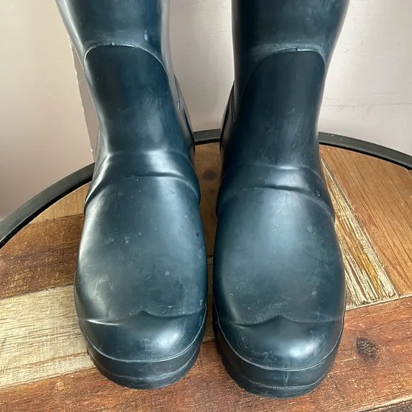 Hunter Women's Original Tall Rain Boots - Navy Blue Size 7