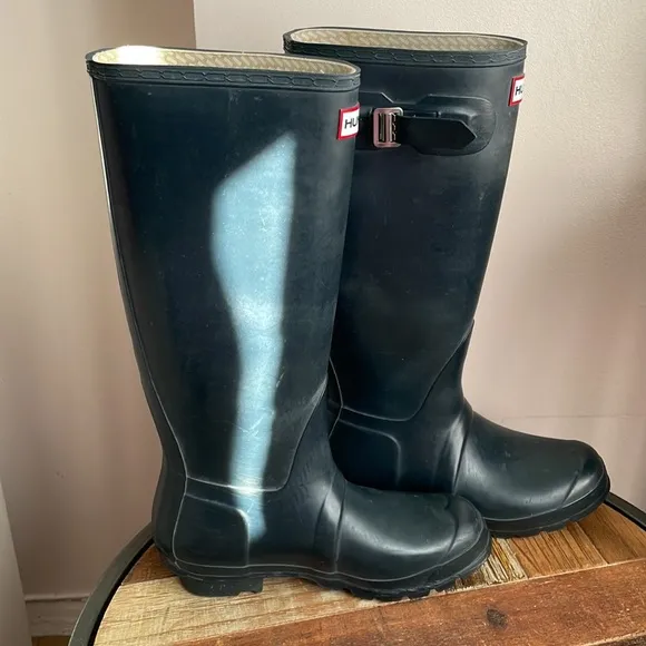 Hunter Women's Original Tall Rain Boots - Navy Blue Size 7