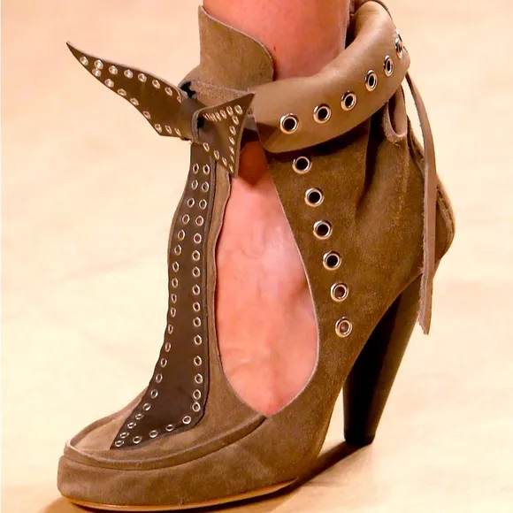 Isabel Marant Size 37 (6.5) lace up bow heeled boots 2014