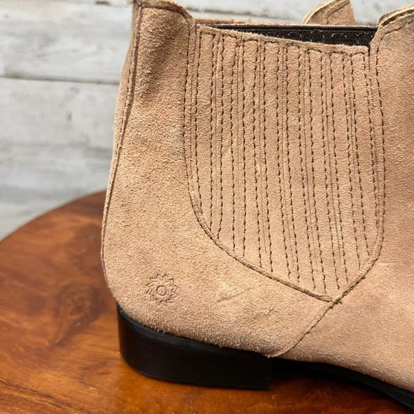 Jack Rogers Women's Brown Tan Suede Pippa Chelsea Booties Size 5.5 Ankle Casual
