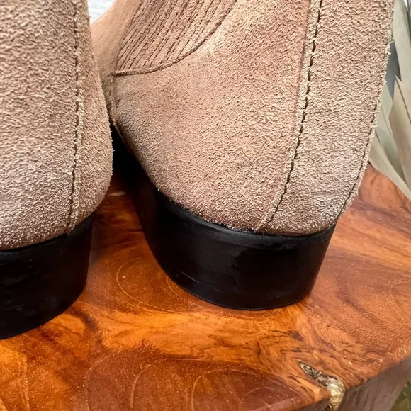 Jack Rogers Women's Brown Tan Suede Pippa Chelsea Booties Size 5.5 Ankle Casual