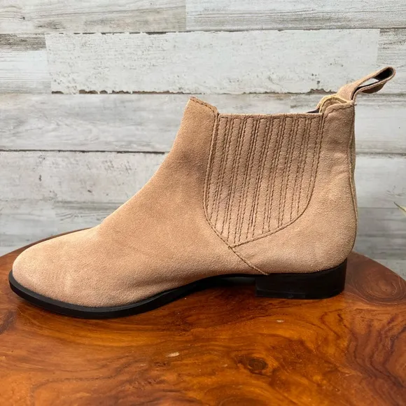 Jack Rogers Women's Brown Tan Suede Pippa Chelsea Booties Size 5.5 Ankle Casual