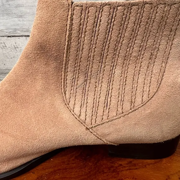 Jack Rogers Women's Brown Tan Suede Pippa Chelsea Booties Size 5.5 Ankle Casual