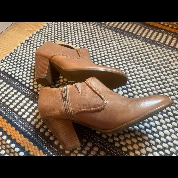 Jack Rogers zipper leather ankle boots sz 10M