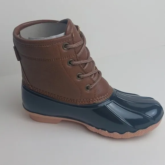 JBU Little boys Maplewood casual Duck tan  Boot size 1M