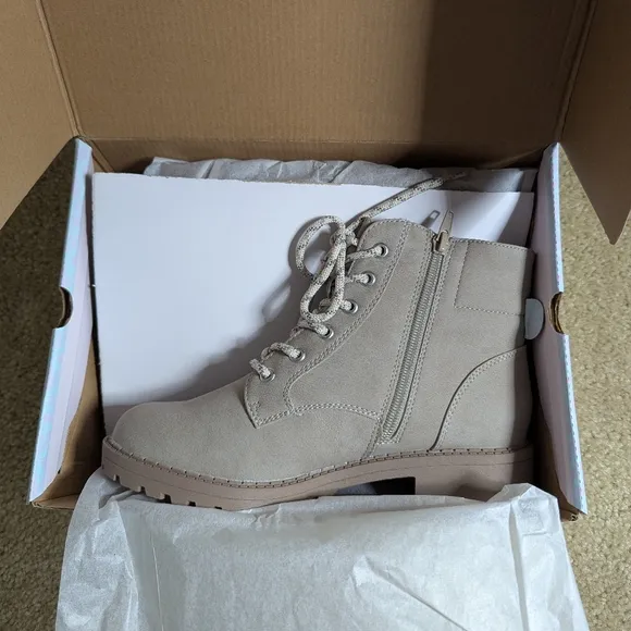 Jellypop Women's Memories Lace Up Stylish Gray Ankle Boots Size 8