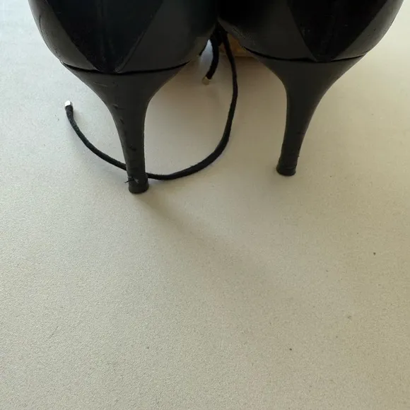 Jimmy Choo Vanessa Heel 85. Elegant Black  Shoes leather and suede. Preowned