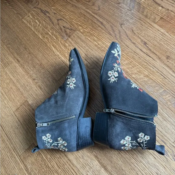 JOHNNY WAS Sammi Suede Leather Embroidered Ankle Boots Booties size 41