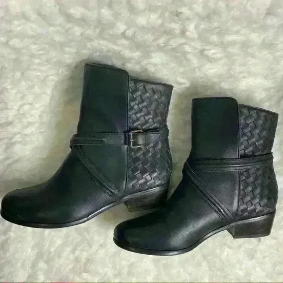 𝅺JOIE Jackson Black Basket Weave Leather Ankle Boot