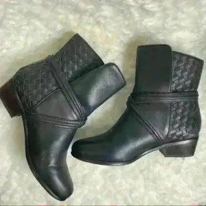 𝅺JOIE Jackson Black Basket Weave Leather Ankle Boot