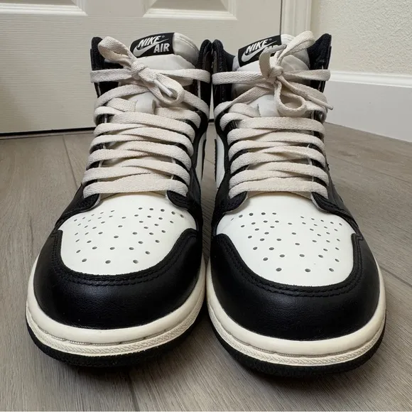 Jordan 1 Retro HighDark Mocha size 8.5