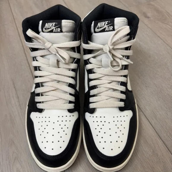 Jordan 1 Retro HighDark Mocha size 8.5