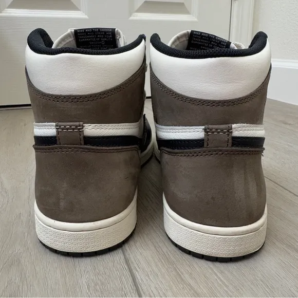 Jordan 1 Retro HighDark Mocha size 8.5